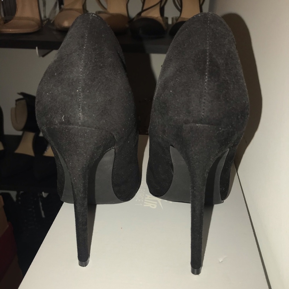 Heels - Picture 3 of 3